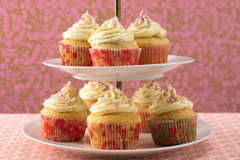 Mandel-Cupcake mit Lavendel-Creme