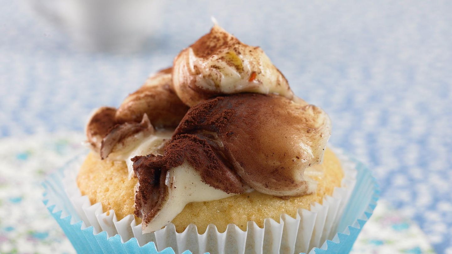 Mandel-Cupcake mit Chili-Schoko-Creme | BRIGITTE.de