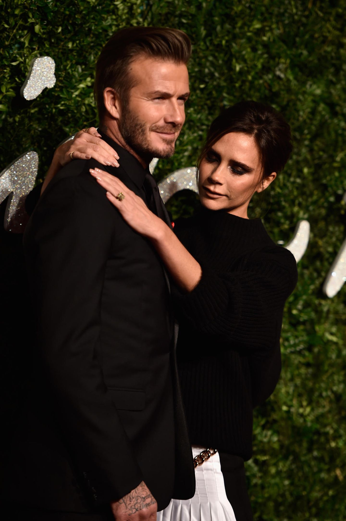 Verliebte Paare: David Beckham und Victoria Beckham posieren