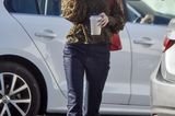 Promi-Looks: Emma Roberts trägt Leo-Print Bluse
