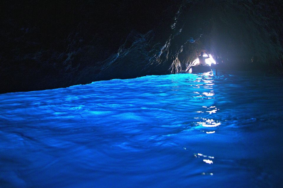 Le Isole: So schön sind Neapel, Capri und Co.: Capris blaue Grotte