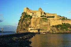 Le Isole: So schön sind Neapel, Capri und Co. Le Isole: So schön sind Neapel, Capri und Co.: Gefängnisfestung