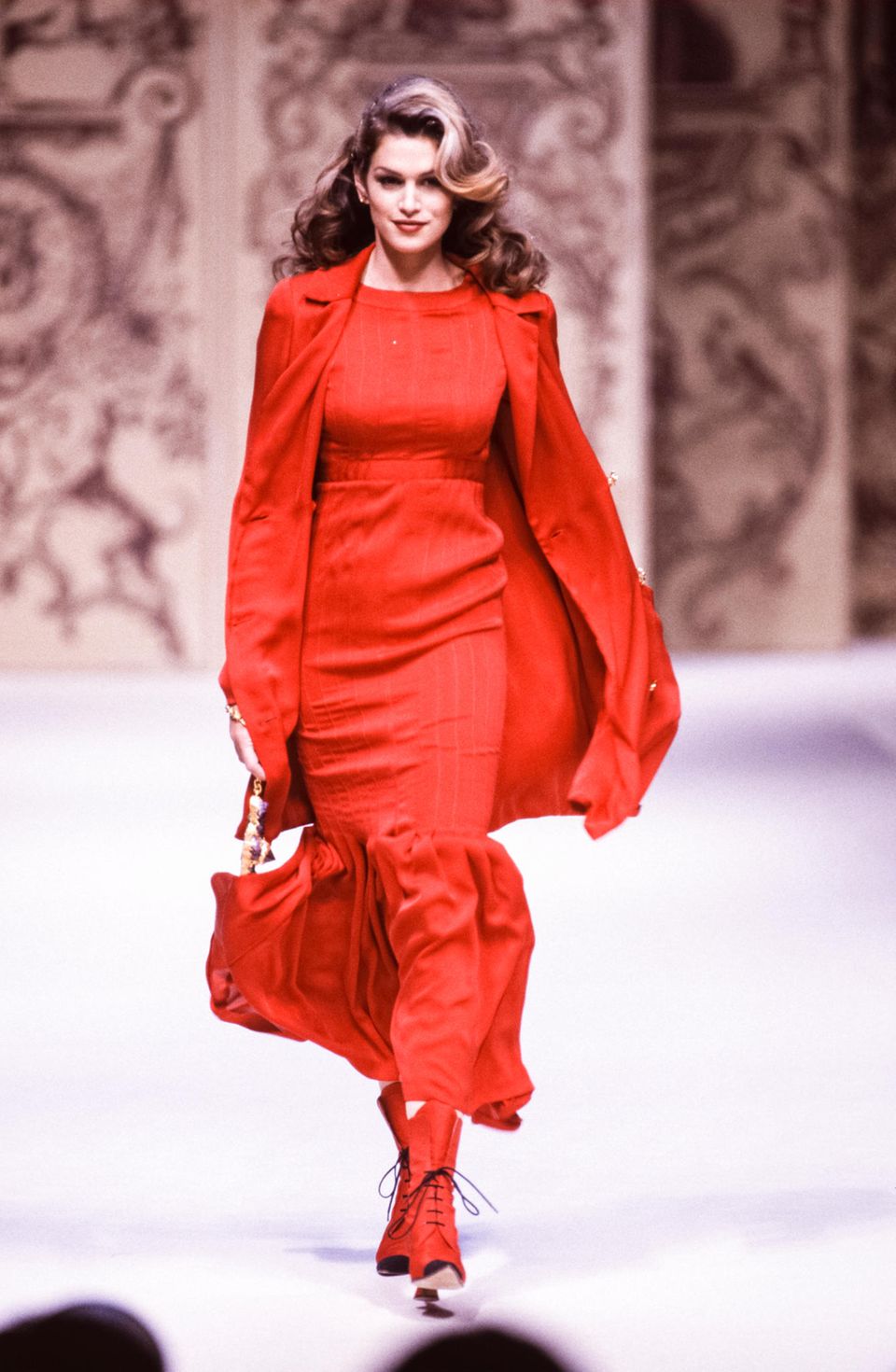 Chanel-Looks: Cindy Crawford auf dem Laufsteg