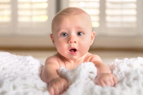 Panne beim Stillen: Wie sieht dieses Baby denn aus?
