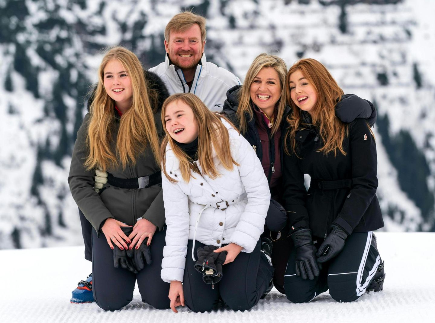 Royale Kinderfotos: Prinzessin Ariane, Prinzessin Catharina-Amalia und Prinzessin Alexia im Schnee