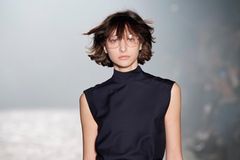Die 4 schönsten Trendfrisuren der Paris Fashion Week Die 4 schönsten Trendfrisuren der Paris Fashion Week
