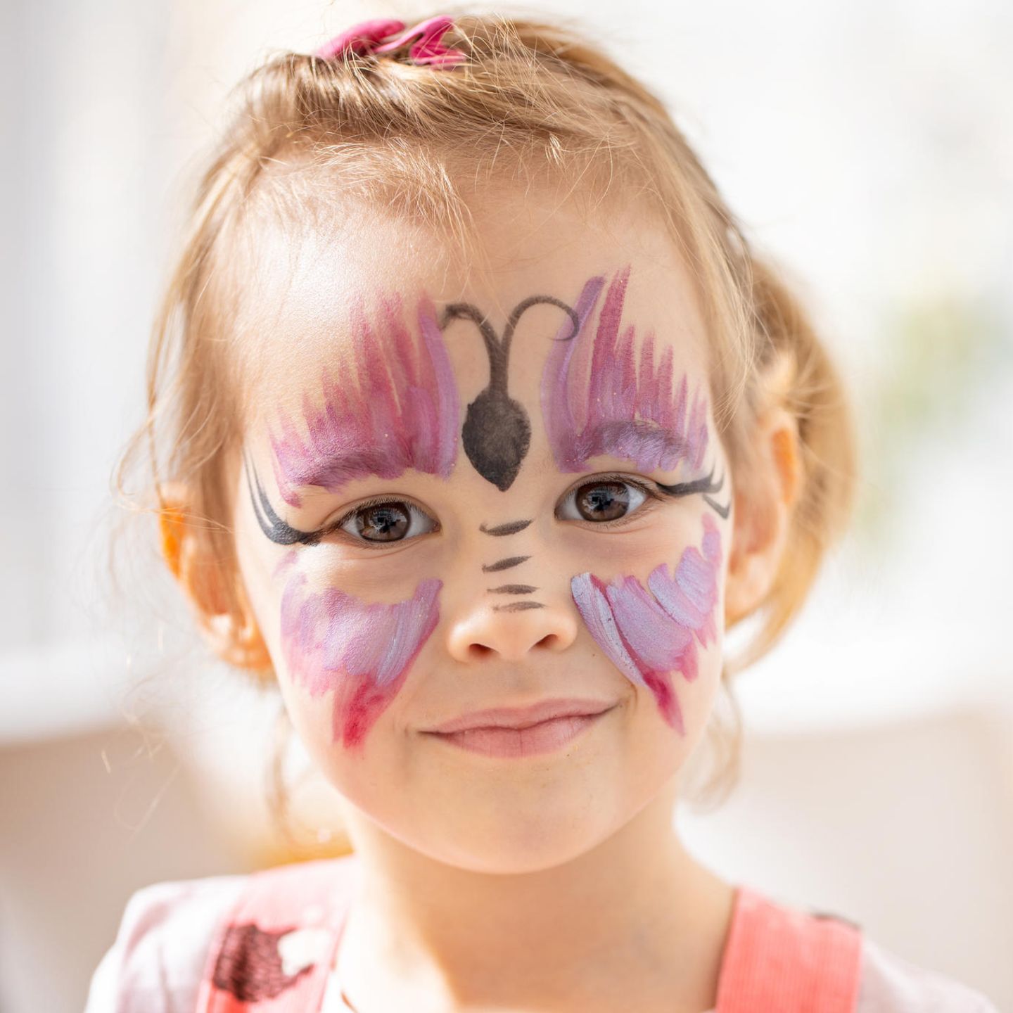 Kinder schminken: Vorlage für Schmetterling schminkeen