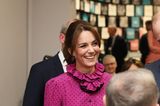 Royals, die günstige Kleidung tragen: Herzogin Kate mit Kreolen