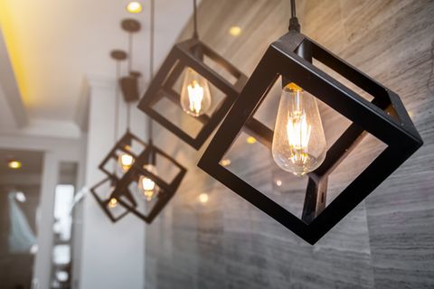 DIY-Lampe: Lampe mit Metallrahmen
