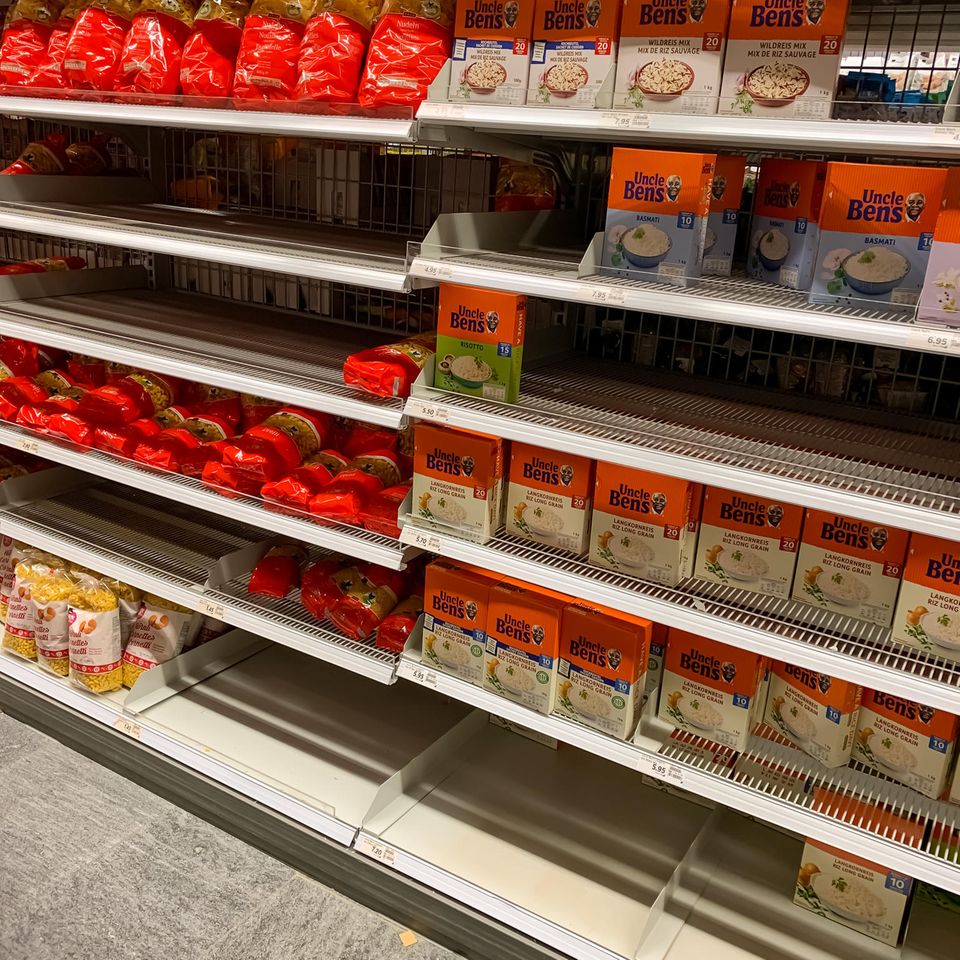 Rückruf: Reis im Supermarktregal