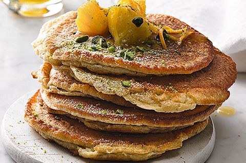 Pancakes mit Orangenkompott und Pistazien