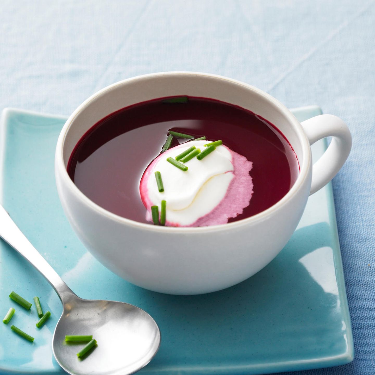 Rote-Bete-Suppe mit Schmand
