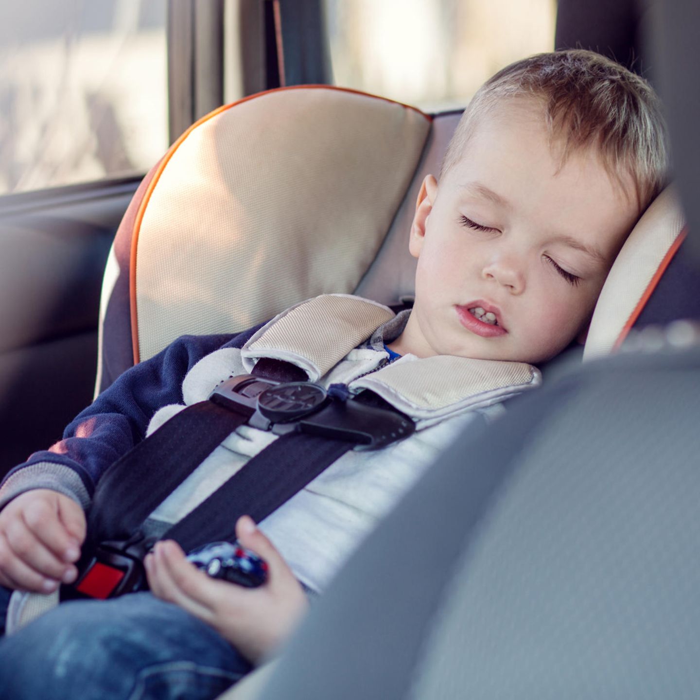 Aufregen: Gute Mütter lassen schlafende Kinder nicht im Auto