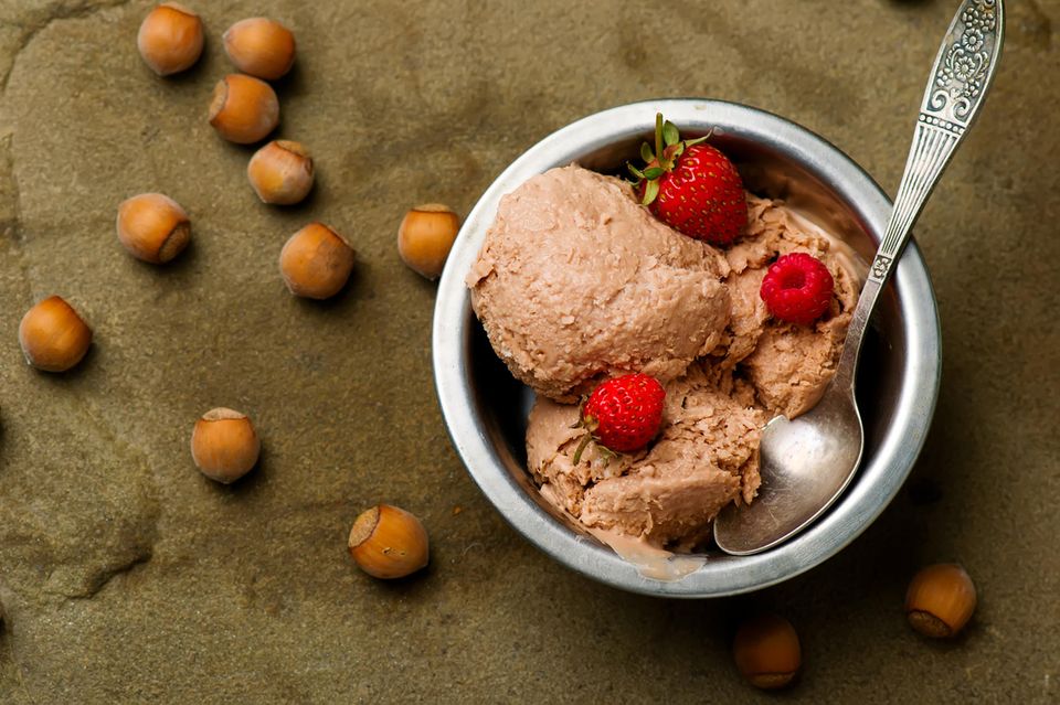 Nutella-Eis mit zwei Zutaten Nutella-Eis mit zwei Zutaten