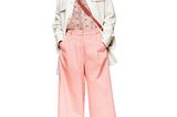 Frühjahrsmode 2020: Hemdjacke mit roséfarbener Culotte
