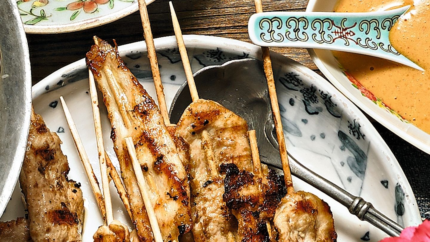 Saté-Spieße mit Erdnusssoße | BRIGITTE.de Saté-Spieße mit Erdnusssoße | BRIGITTE.de