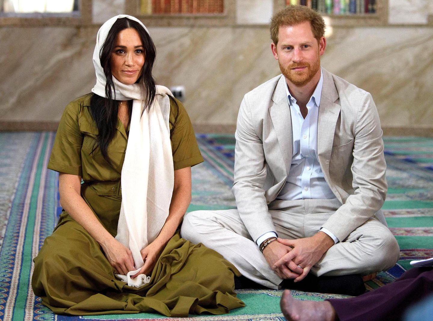 Herzogin Meghan + Prinz Harry: in einer Moschee