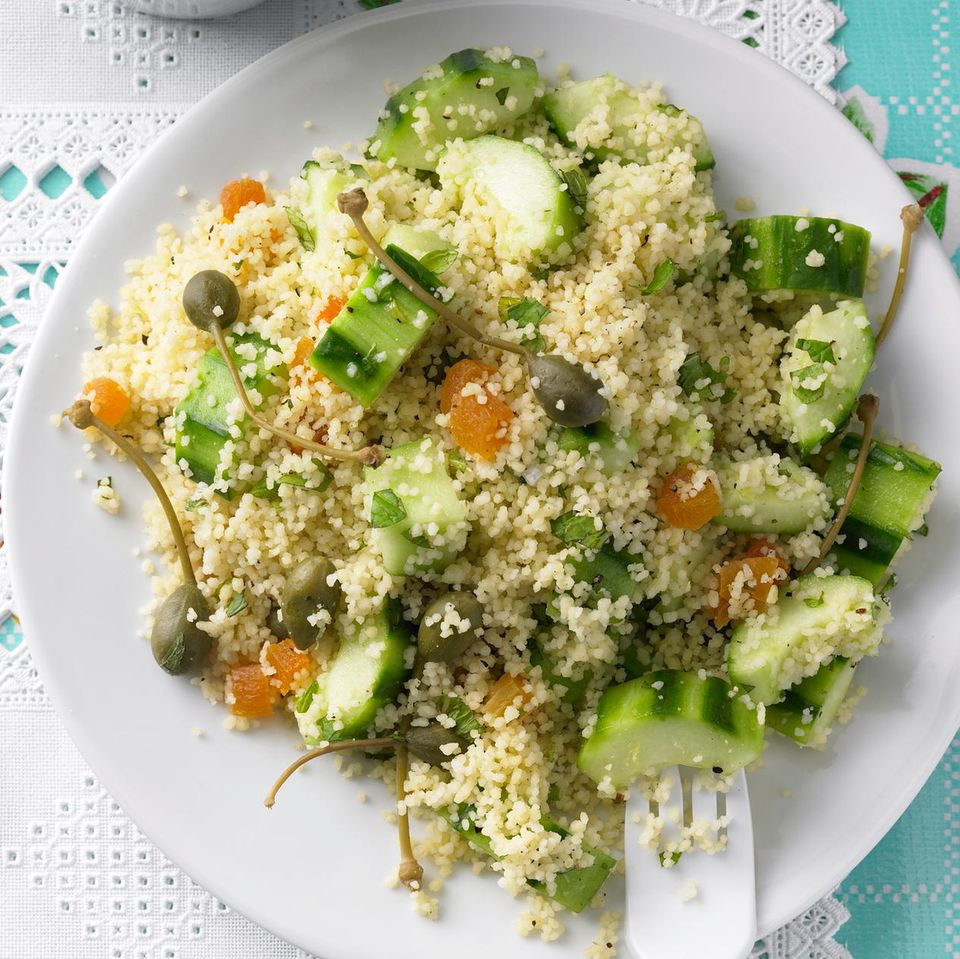 Tomaten-Gurken-Salat mit Couscous | BRIGITTE.de