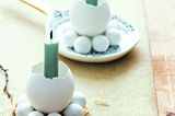 Osterdeko selber machen: Eier als Kerzenhalter
