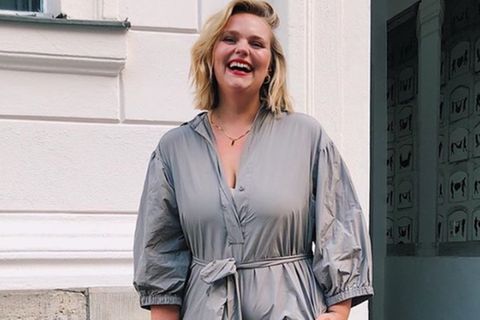Curvy fashion: Curvy model Charlotte Kuhrt reveals: Every woman should invest in this one part "loading =" lazy