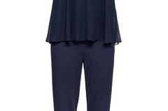 Dark blue jumpsuit made of flowing material. From Sheego, around 130 euros.