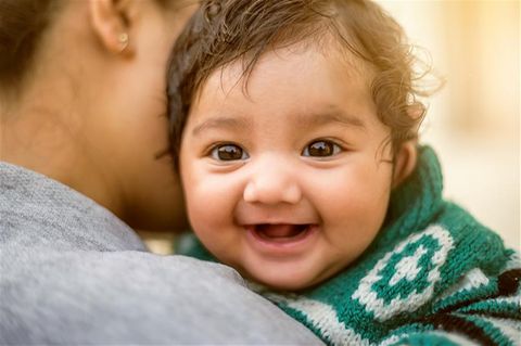 Indische Vornamen: lachendes Baby