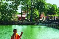 Sukhothai: Sehenswürdigkeiten und Tipps Sukhothai: Mönch