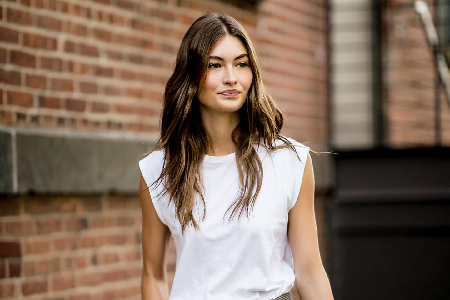 Padded Shoulder Shirt: Frau auf der New York Fashion Week