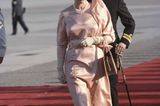 Queen Elizabeth II.: im rosa Kleid