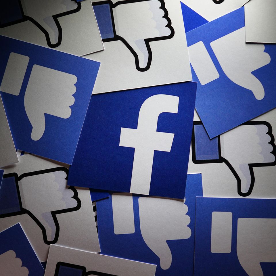 Meinung äußern: Facebook Symbol und Likes
