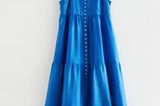 Beine kaschieren: Blaues Maxi-Kleid