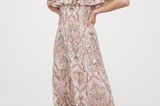 Dieses Maxi-Kleid gibt uns Prinzessinnen-Vibes. Wer auf feminine Mode steht, darf sich gerne an Paisley-Muster und verspielte Volants halten. Denn davon kann man bekanntlich nie genug bekommen. Von H&M, rund 40 Euro. 