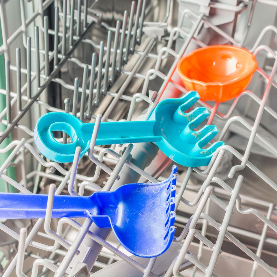 6 Dinge, die außer Geschirr noch in die Spülmaschine können: Spielzeug in der Spülmaschine