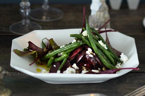 Rote-Bete-Salat mit Ziegenkäse und Bohnen