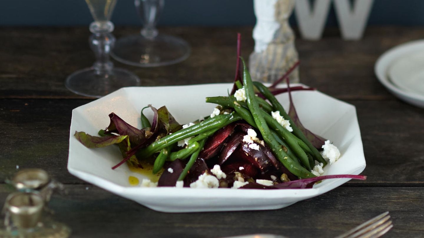 Rote-Bete-Salat mit Ziegenkäse und Bohnen | BRIGITTE.de