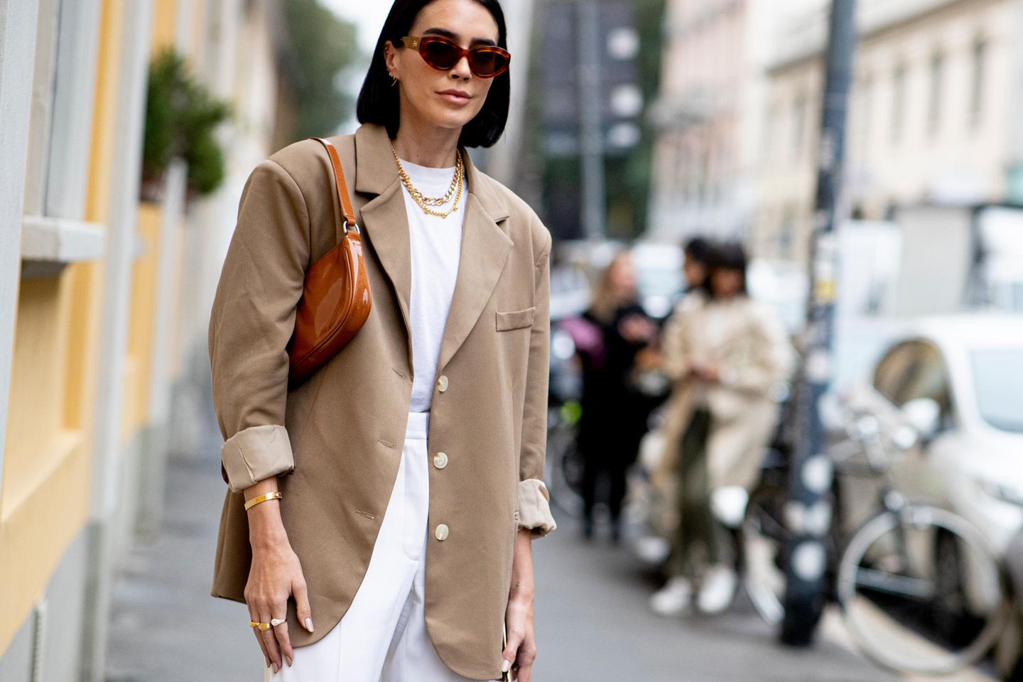 Summer basics: woman in blazer