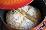 No-Knead-Bread im gusseisernen Topf