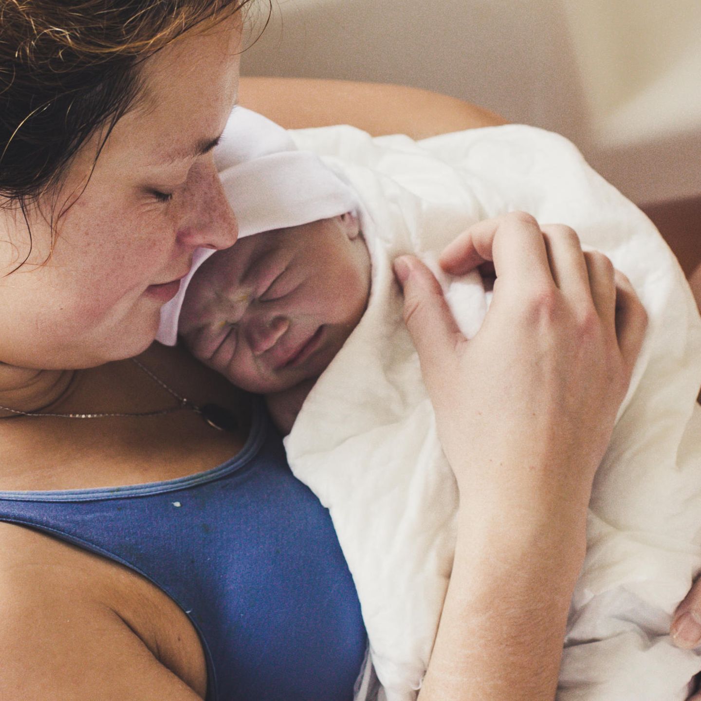 Reality Check: Frau mit Neugeborenem