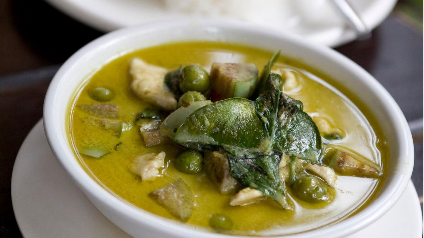 Grünes Thaicurry (Gaeng Kiow Waan) | BRIGITTE.de