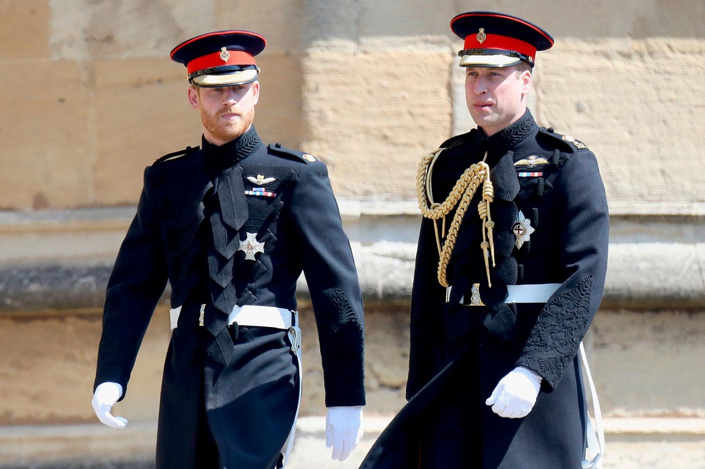 Haben Prinz William und Prinz Harry gegen Regeln verstoßen?