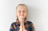 Kinderverhalten: Kind betet