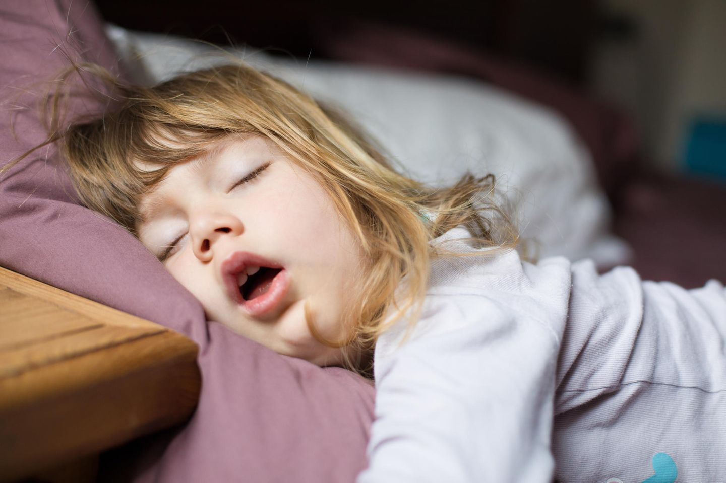 Kinderverhalten: Kind macht Mittagsschlaf
