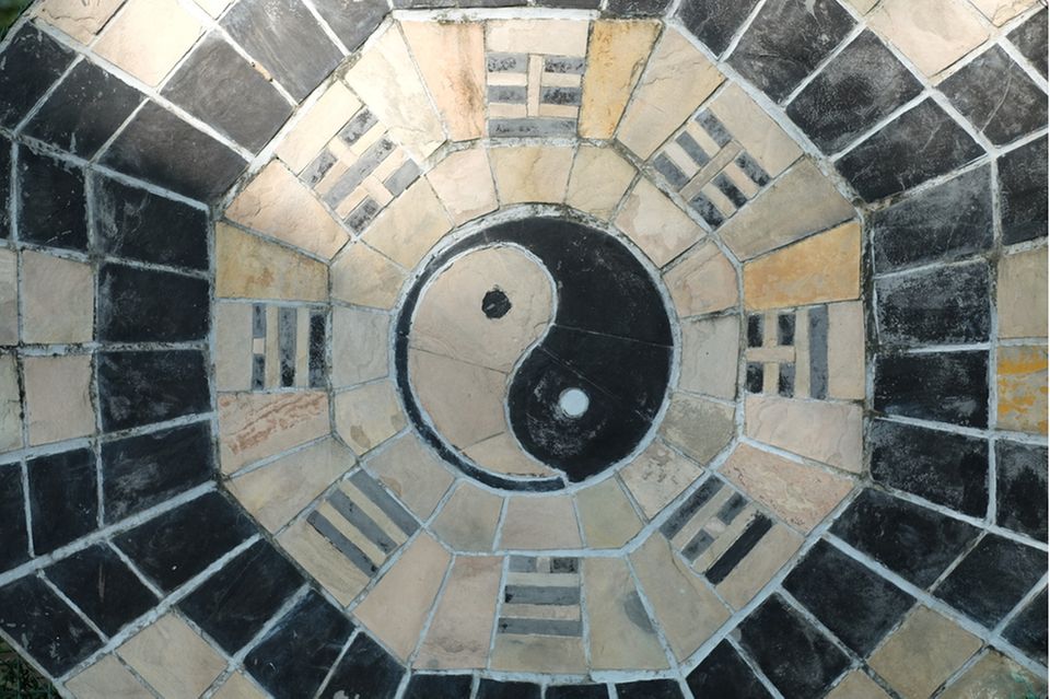 feng shui garten: yin yang symbol