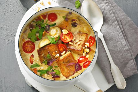 Tofu-Rezepte: Tofu-Gulasch mit Erdnüssen