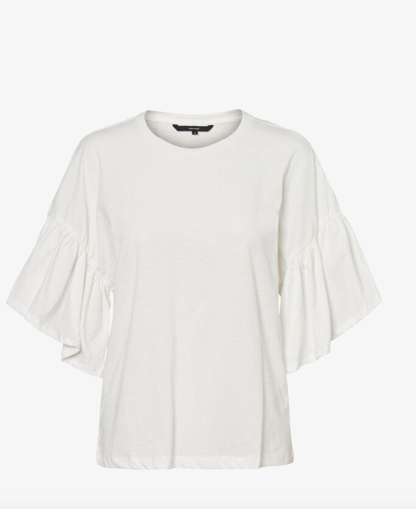 Man nehme einen lockeren Fit und füge noch ein paar Volants hinzu – et volià, fertig ist die neue Trend-Version des weißen Basic-Shirts. Hach, wenn doch alles bloß so einfach wäre. Von Vero Moda, um 12 Euro.