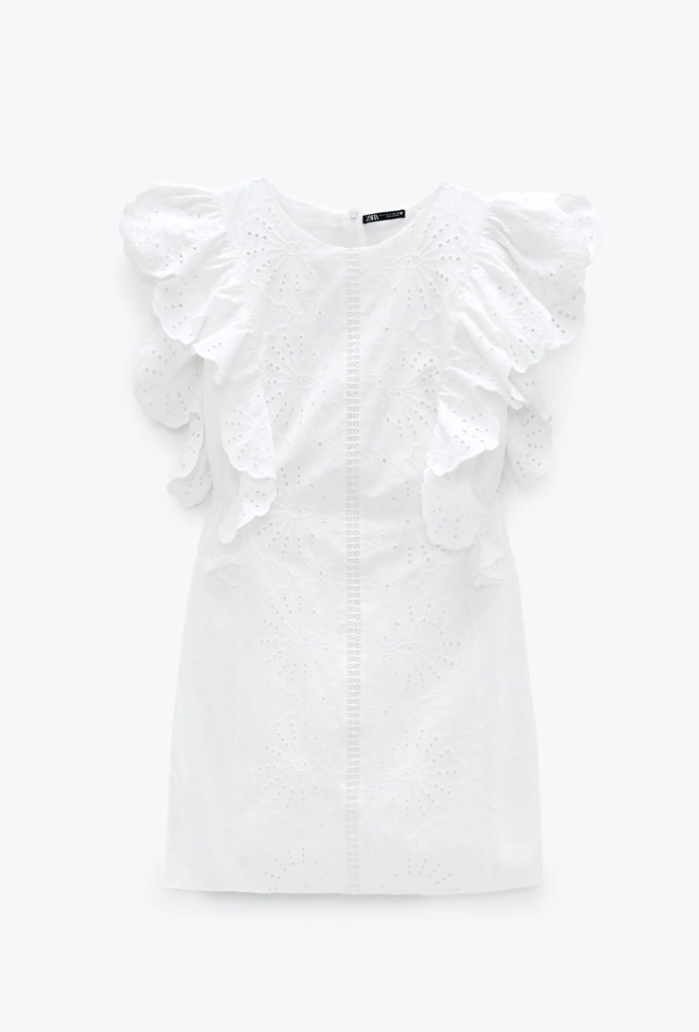 Süße Lochspitze, romantische Volants – hat noch jemand Zweifel daran, dass dieses Kleid der perfekte Look für den Sommer ist? Also wir sind längst überzeugt ... Von Zara, um 13 Euro.