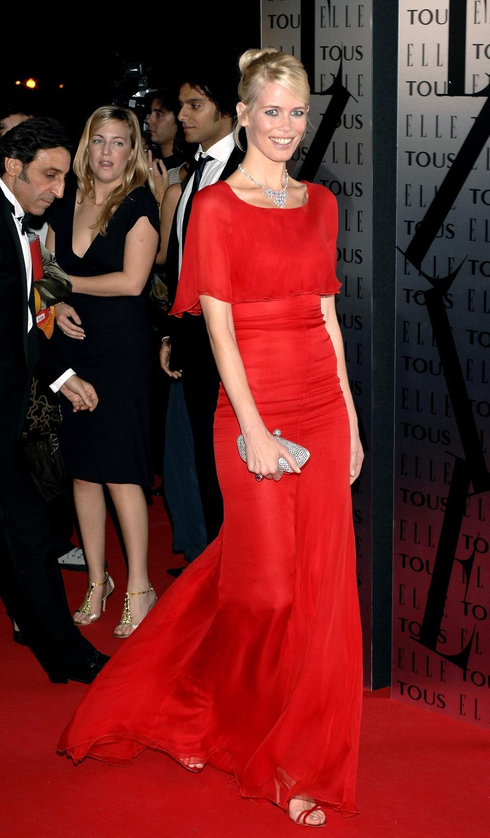 Claudia Schiffer: im roten Kleid
