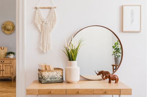 DIY-Wanddeko im Boho-Stil - Anleitung in 6 Schritten: Wandbehang über einer Couch