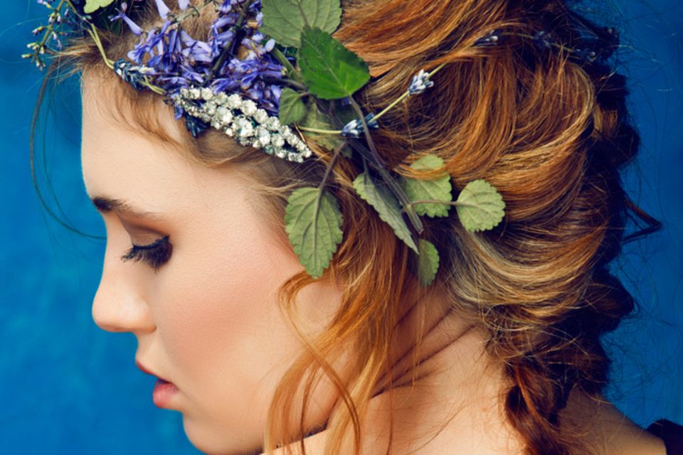 Mermaid Braid: Frau mit Flechtzopf