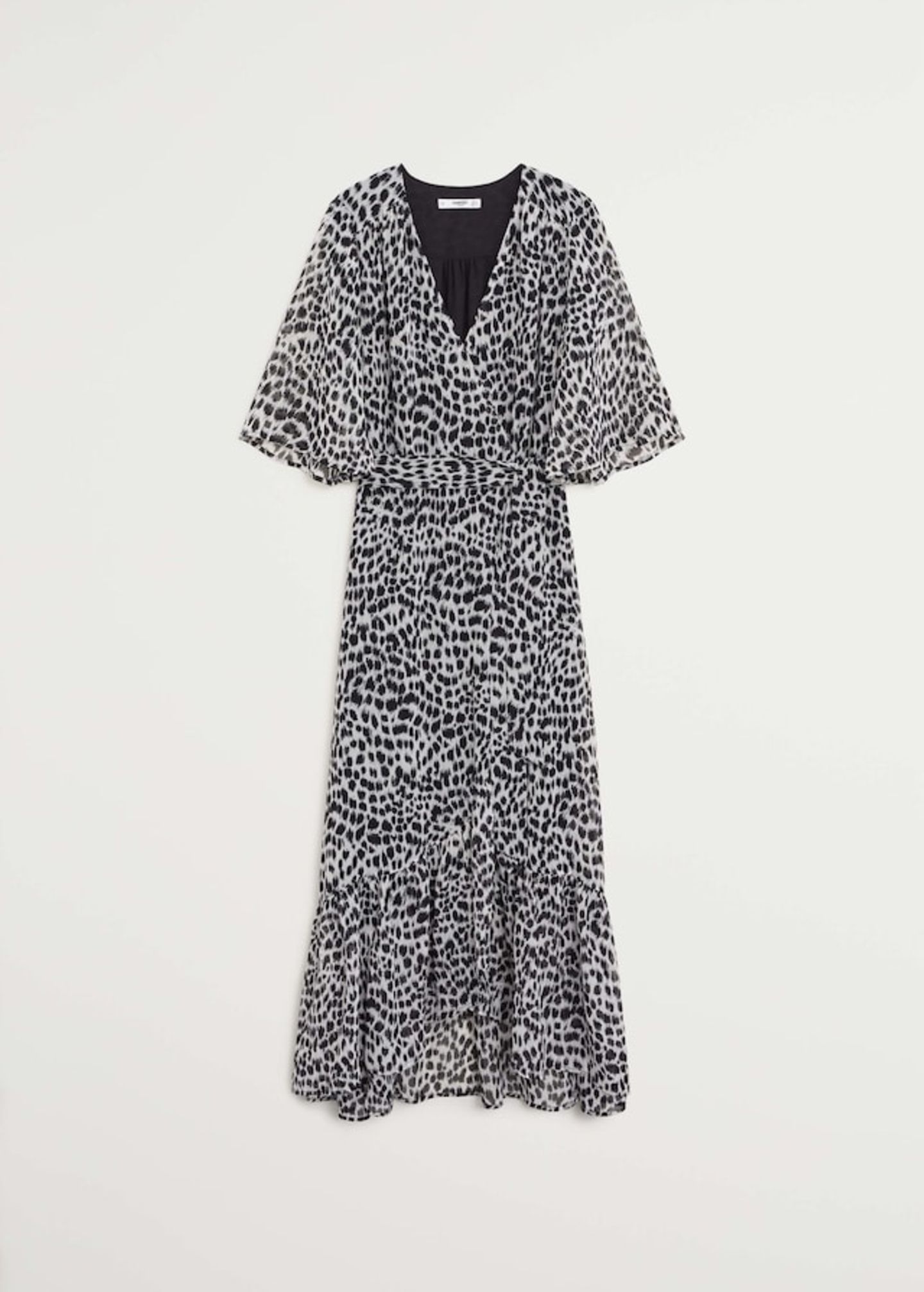 Will Leo one day disappear from the fashion scene? We hope not too soon and at least this autumn, the popular print will still be able to decorate our wardrobe (and us!). In any case, this wrap dress is too beautiful not to wear. From Mango, around 50 euros. "Loading =" eager